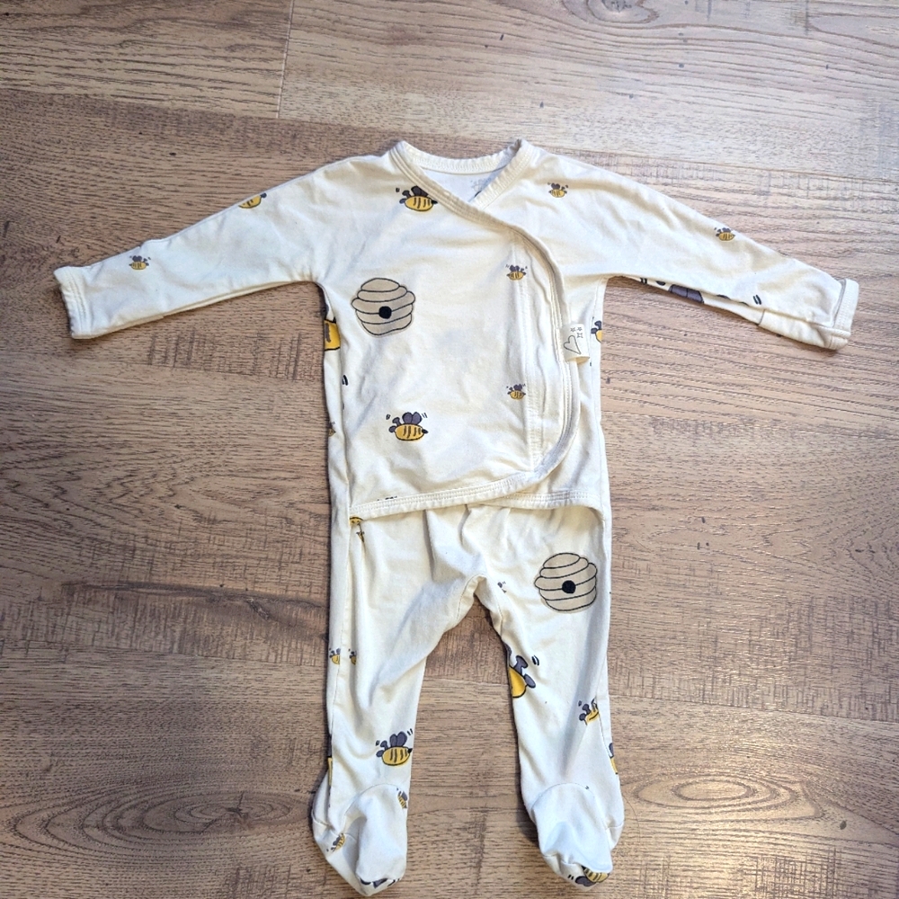 Bonsie, 0-3 months, Oat color with Bee designs